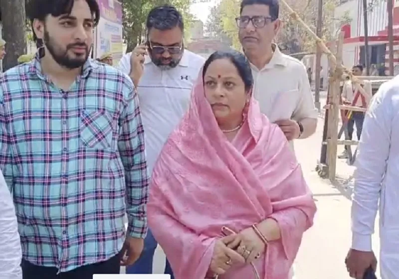 मुरादाबाद : रुचि वीरा बोलीं- अखिलेश यादव जी का मेरे ऊपर आशीर्वाद, साइकिल के सिंबल पर कराया नामांकन 