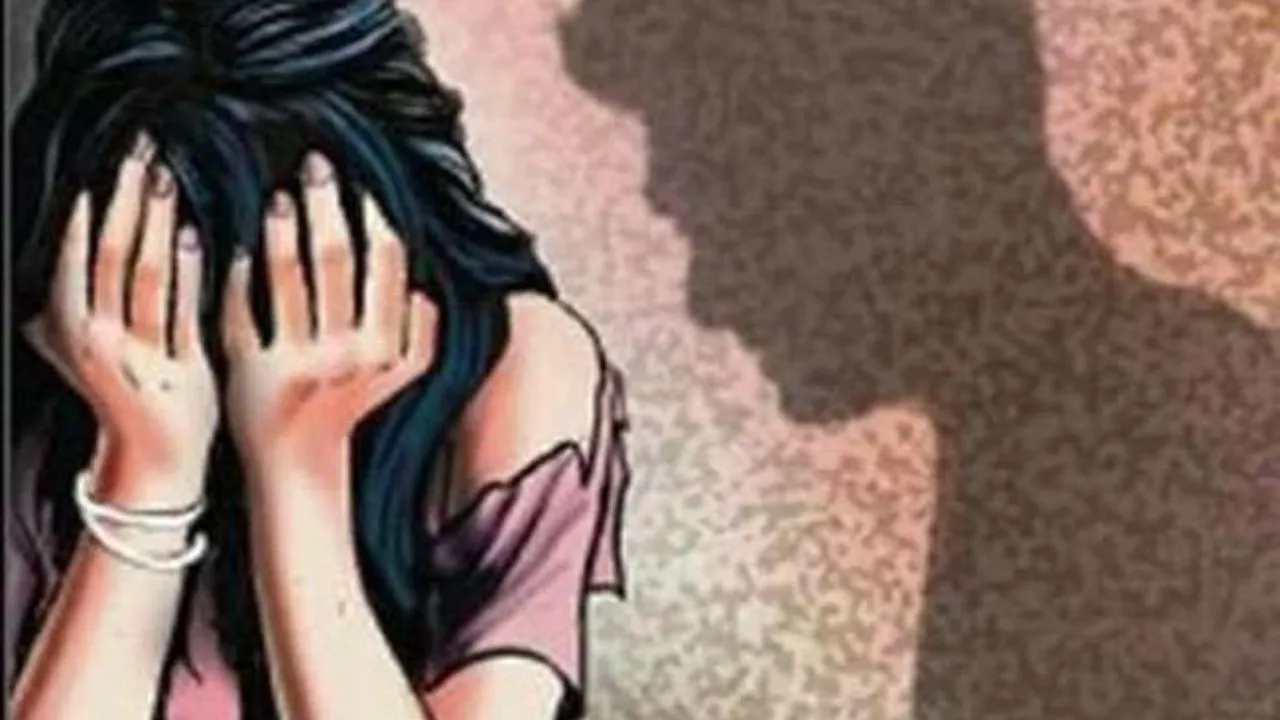 Auraiya: शौच करने गई सात वर्षीय मासूम से दरिंदगी; टॉफी का लालच देकर दरिंदे ने बनाया शिकार, पुलिस ने दर्ज किया मुकदमा