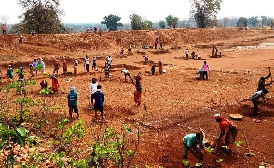 Good News: लोकसभा चुनाव से पहले केंद्र सरकार का बड़ा तोहफा, मनरेगा की मजदूरी दरों में किया इजाफा
