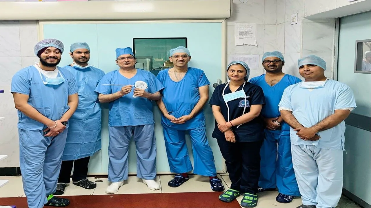 लखनऊ: प्रोस्टेट से पीड़ित मरीजों के इलाज में अब नहीं पड़ेगी सर्जरी की जरूरत, यूपी में शुरू हुई यह तकनीक