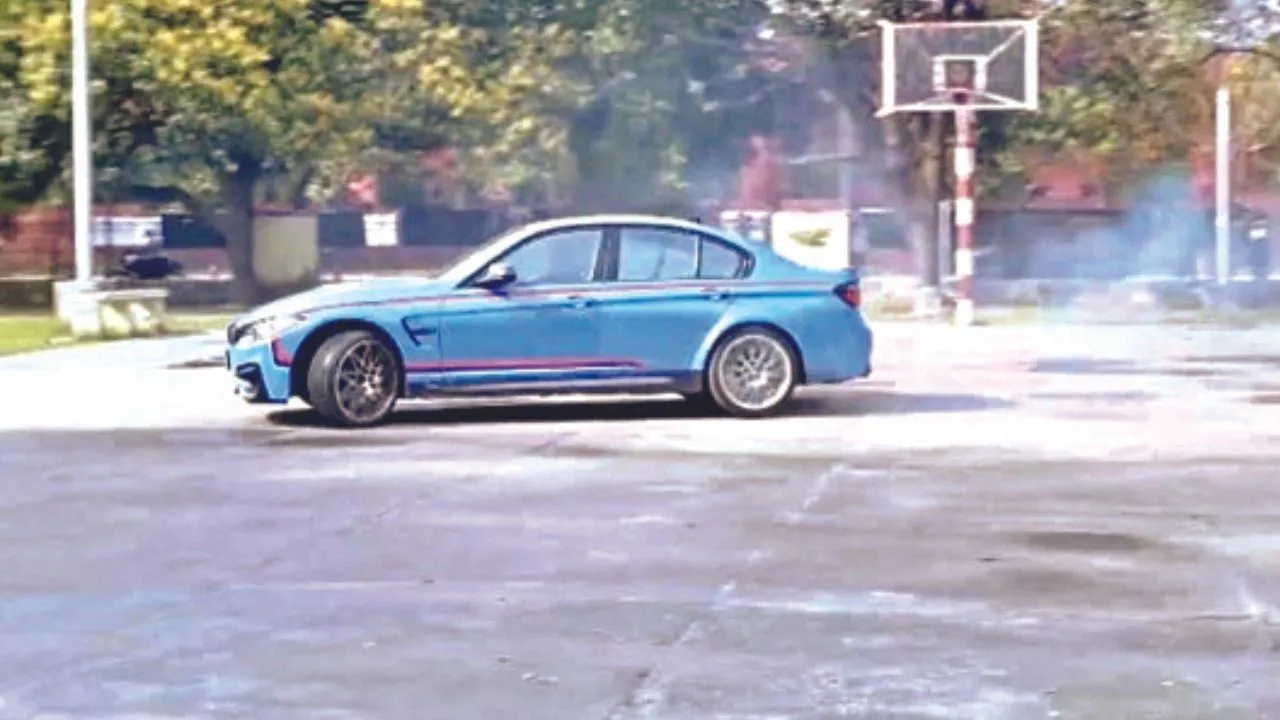 IIT Kanpur: टेककृति में बॉलीवुड स्टार फरहान अख्तर ने लूटी महफिल; फ्यूचर और विंटेज कार देखकर युवा हुए उत्साहित