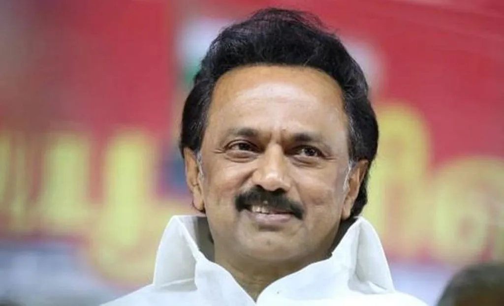 CM स्टालिन ने किया चुनाव प्रचार, स्थानीय लोगों के साथ खिंचवाई सेल्फी