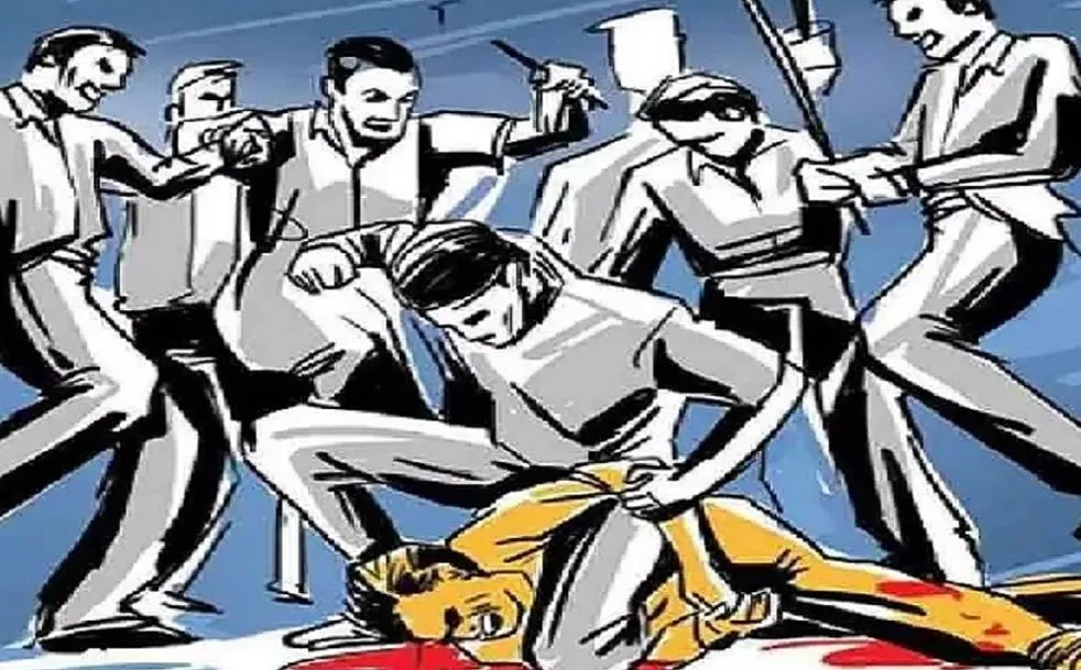 बिजनौर: होली के दिन रंग जुलूस के दौरान दो पक्षों में खूनी संघर्ष, 15 लोग गंभीर रूप से घायल 
