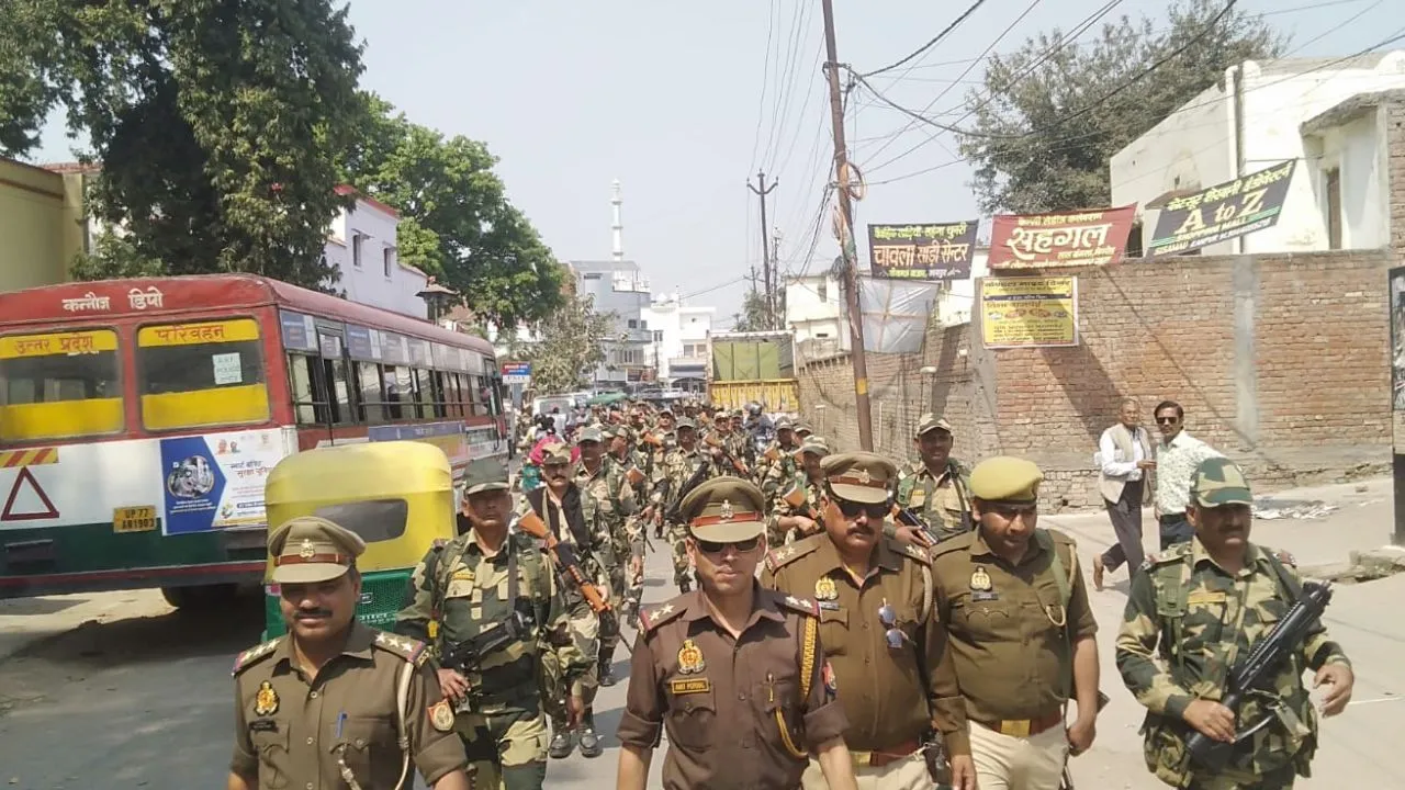 Kannauj: सीएए लागू होने पर जिले में रही पुलिस की चौकसी; बीएसएफ के जवानों ने पुलिस के साथ किया रूट मार्च