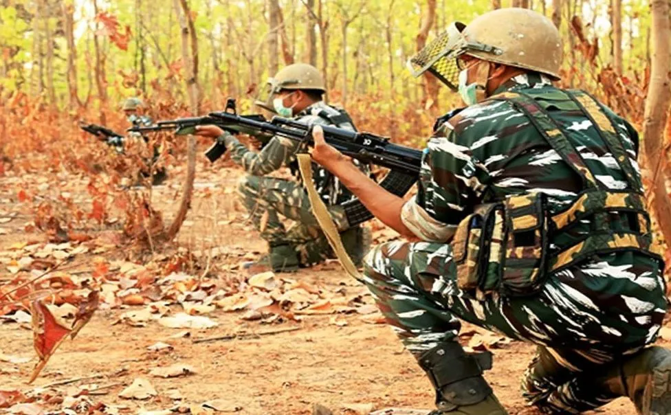 महाराष्ट्र: गडचिरोली में पुलिस के साथ मुठभेड़ में 36 लाख के चार इनामी नक्सली ढेर 