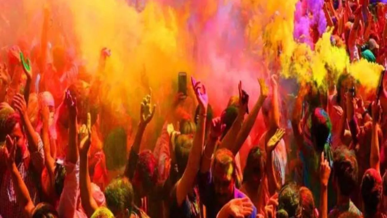 सीतापुर में यहां होली के एक दिन बाद मनाया जाता है रंगोत्सव, सदियों पूरानी है यह परंपरा, जानिए क्या है रहस्य  