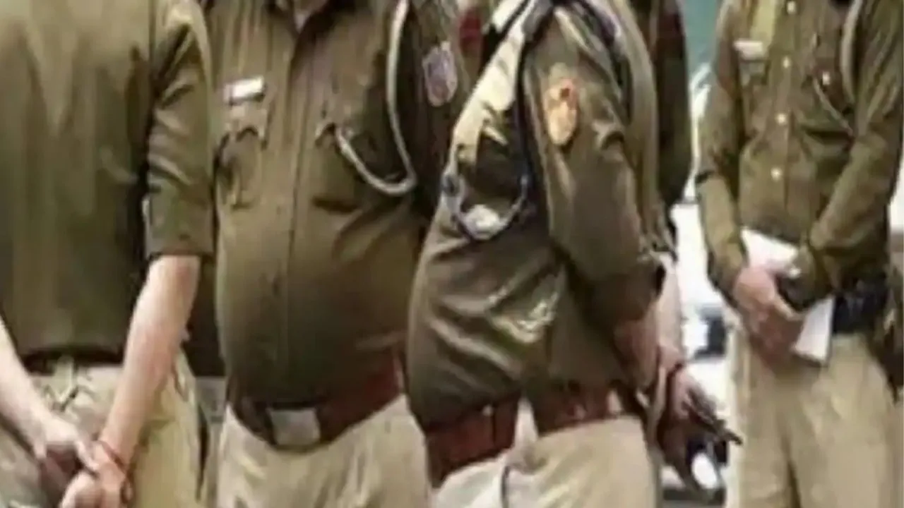 Holi 2024: होली पर 'खाकी' रंग भी पक्का, छानेंगे चप्पा-चप्पा...पुलिस, पैरामिलेट्री फोर्स, पीएसी, क्यूआरटी रहेगी तैनात