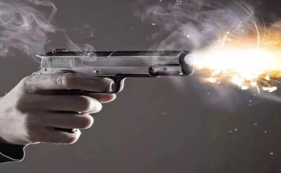 Bareilly News: सैलानी में देर रात ताबड़तोड़ फायरिंग, मची भगदड़