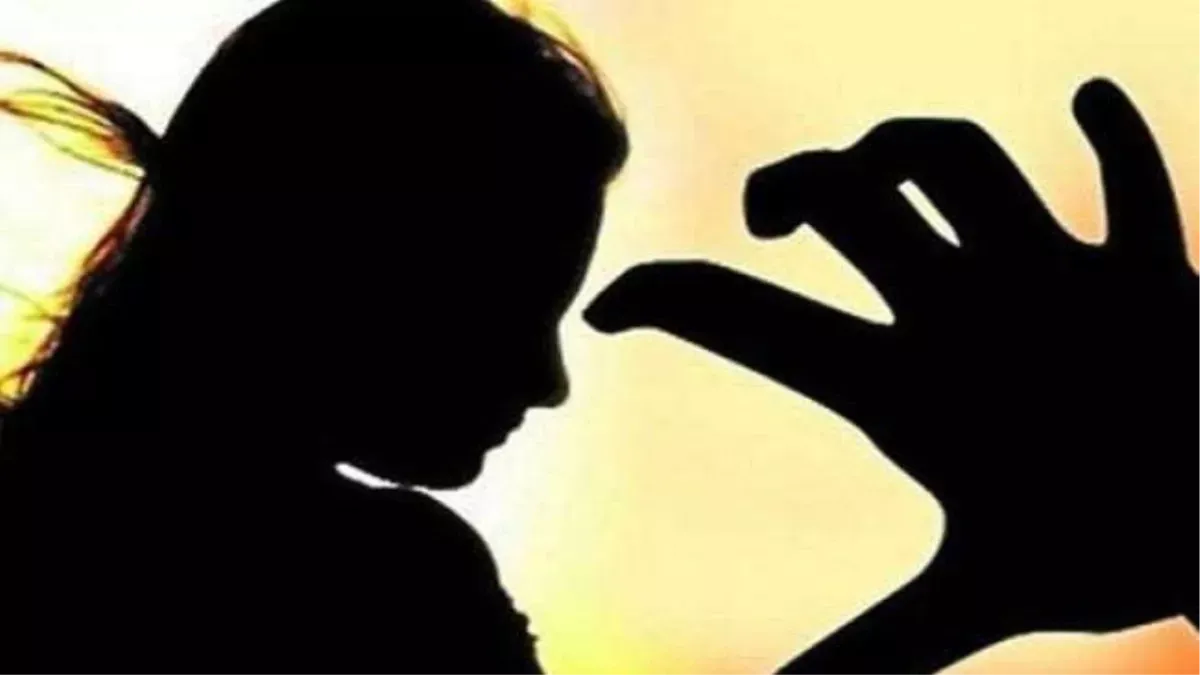 शाहजहांपुर: महिला लेखपाल से छेड़छाड़, विरोध करने पर हाथ में काटा, माल बाबू कार्यालय में घुसकर आरोपी ने की हरकत 