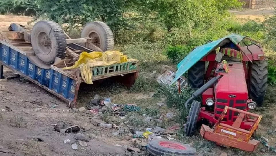 UP: मैनपुरी में भीषण सड़क हादसा, ट्रैक्टर-ट्रॉली में ट्रक ने मारी टक्कर, चार लोगों की मौत...कई घायल