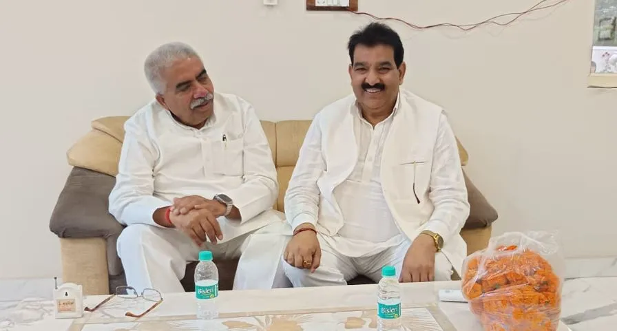 बरेली: मंत्री राकेश सचान ने की चुनाव पर चर्चा, बोले- बूथ को मजबूत करना हम सबकी जिम्मेदारी