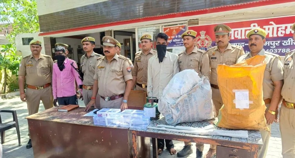 लखीमपुर-खीरी: खेत में अवैध शस्त्र बनाते दो गिरफ्तार, बड़ी संख्या में अधबने असलहा और कारतूस बरामद 