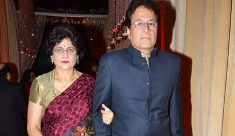 मेरठ: मर्सिडीज के मालिक और करोड़पति हैं गोविल, फिर भी 14 लाख रुपये से अधिक का कर्ज 