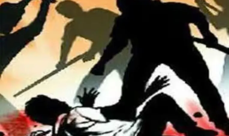 बरेली: जमीनी रंजिश में युवक पर जानलेवा हमला, लाठी-डंडों और लोहे की रोड से पीटा