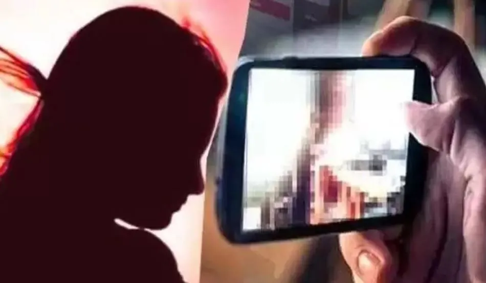 रामपुर: अश्लील वीडियो बनाकर नगर पालिका कर्मचारी ने जबरन शादी का बनाया दबाव, रिपोर्ट दर्ज  