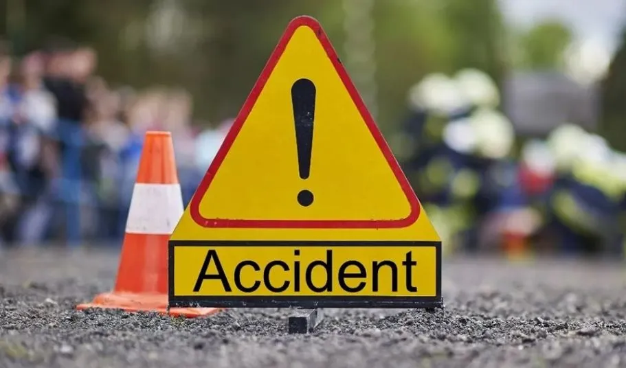 Bareilly News: ट्रैक्टर-ट्रॉली की टक्कर से स्कूटी सवार मां-बेटी की मौत, मिनी बाईपास पर हुआ हादसा