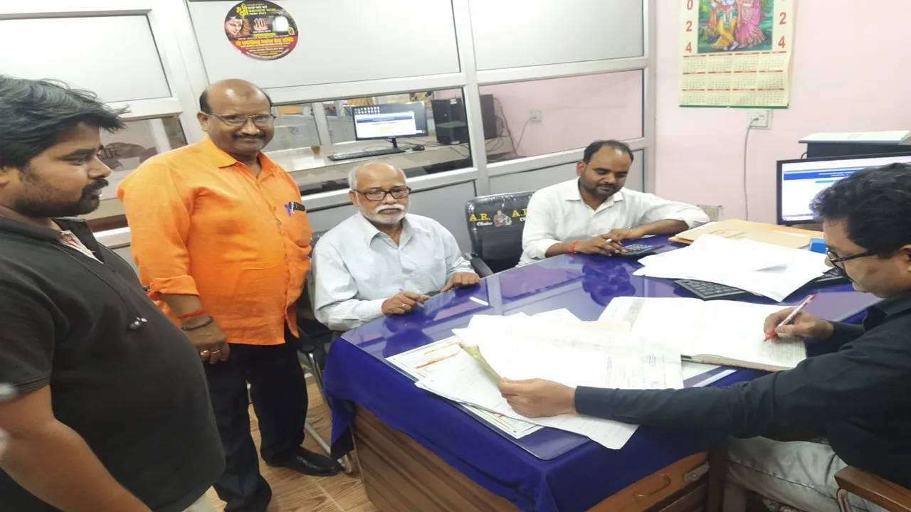 बाराबंकी: वित्तीय वर्ष खत्म, सिंचाई विभाग ने सरेंडर किए 2.5 करोड़, कोषागार में देर रात तक कागजों में जुटें रहे कर्मचारी