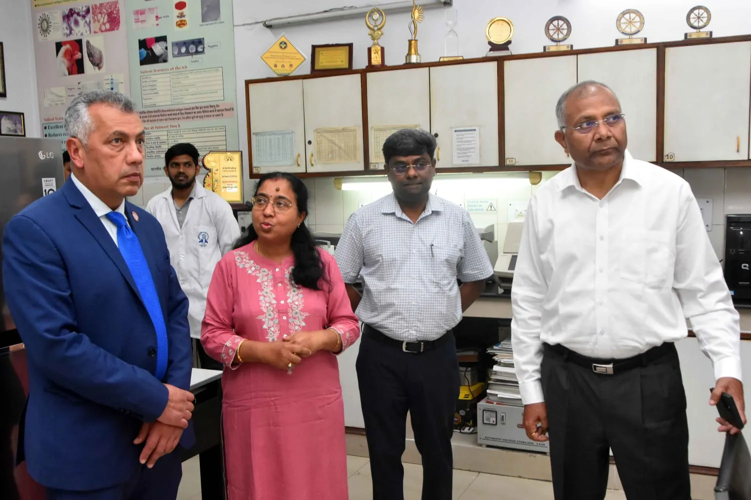 बरेली: अब अमेरिका के वैज्ञानिकों के साथ काम करेगा IVRI, एंटी रैबीज वैक्सीन के ओरल प्रयोग पर की चर्चा