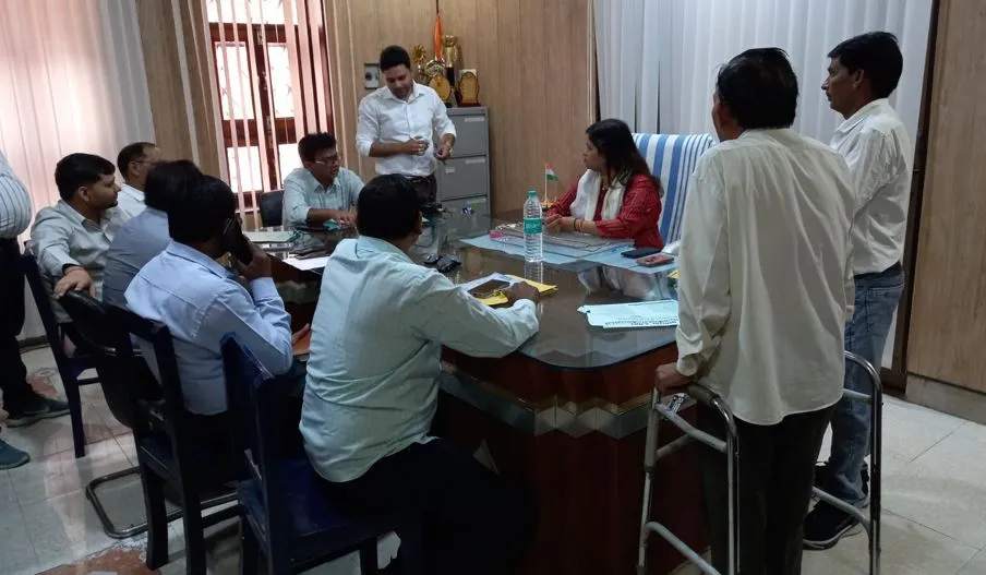 शाहजहांपुर: प्रशिक्षण से गैरहाजिर रहे 60 अधिकारी-कर्मचारी, होगी FIR