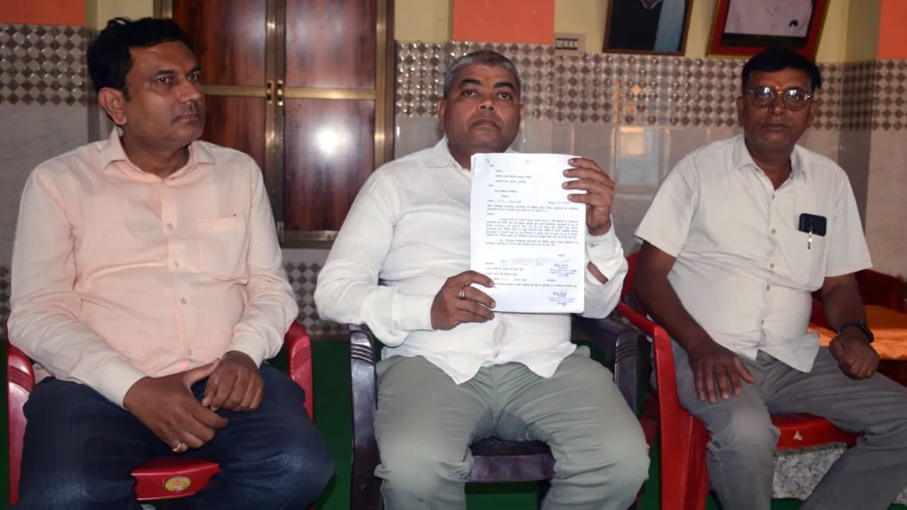 अयोध्या: प्रबंध समिति ने डीआईओएस के खिलाफ खोला मोर्चा, राजकरण वैदिक इंटर कॉलेज में प्रधानाचार्य नियुक्ति का मामला