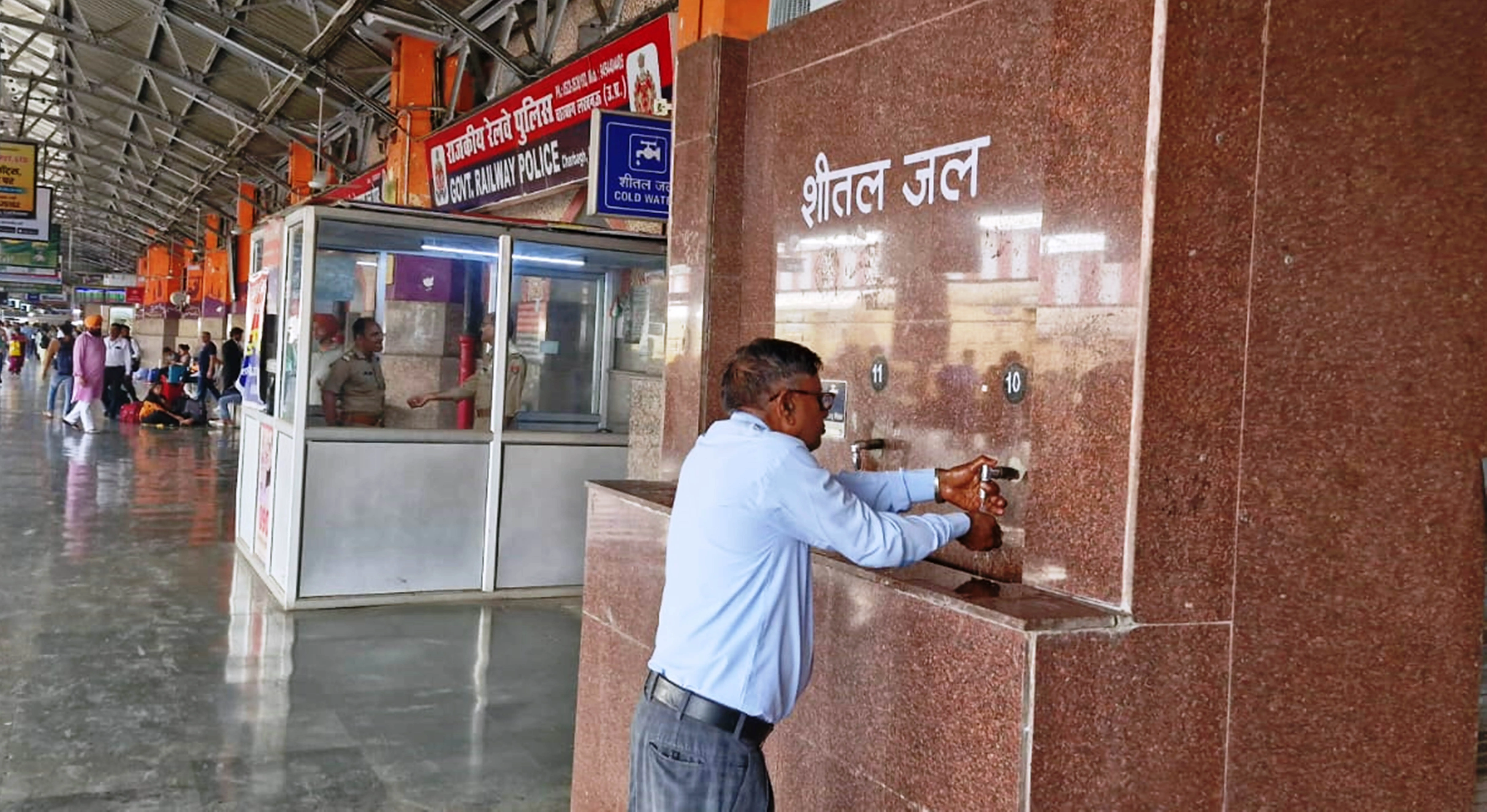 गर्मी के दौरान स्टेशनों पर चौबीस घंटे मिलेगा पीने का पानी ,सफर को लेकर नहीं होगी परेशानी