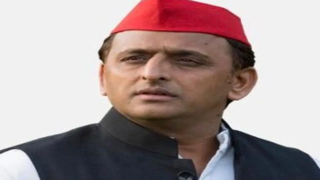 सोशल मीडिया पर अखिलेश यादव की बेटी के नाम पर बने फर्जी अकांउट, रिपोर्ट दर्ज 