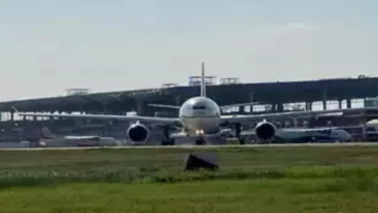 लखनऊ: एयरपोर्ट पर 11 जुलाई तक रात में विमानो का संचालन बंद, एक दर्जन से अधिक उड़ानों पर असर