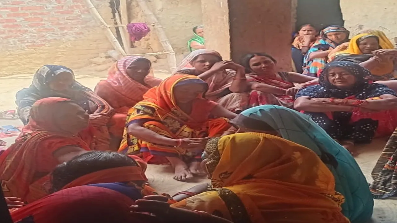 बलरामपुर: ट्रॉली में घुसी बाइक, तीनों की मौत, परिजनों में कोहराम, गांव में फैला मातमी सन्नाटा