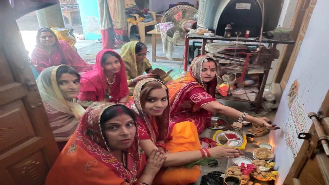 अयोध्या: रुदौली में राजस्थानी परिवारों ने मनाया गणगौर महापर्व, किया विसर्जन 