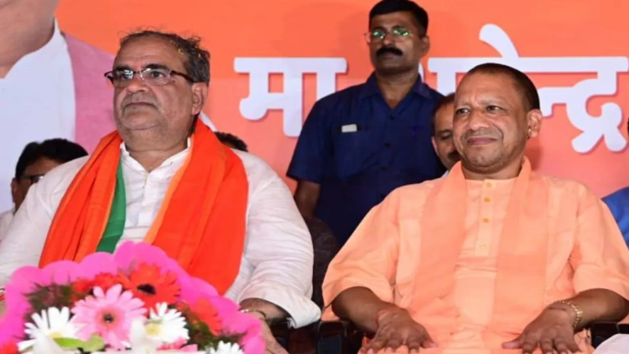 CM योगी ने किया BJP मीडिया सेल के War room का उद्घाटन, कांग्रेस के मैनिफेस्टो पर कही तीखी बात    