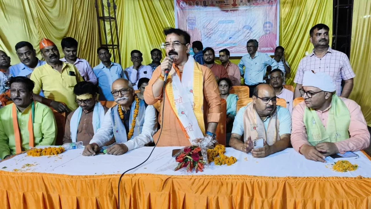 लखनऊ शहर मेट्रोपॉलिटन सिटी के तरह होगा विकसित :आनंद द्विवेदी