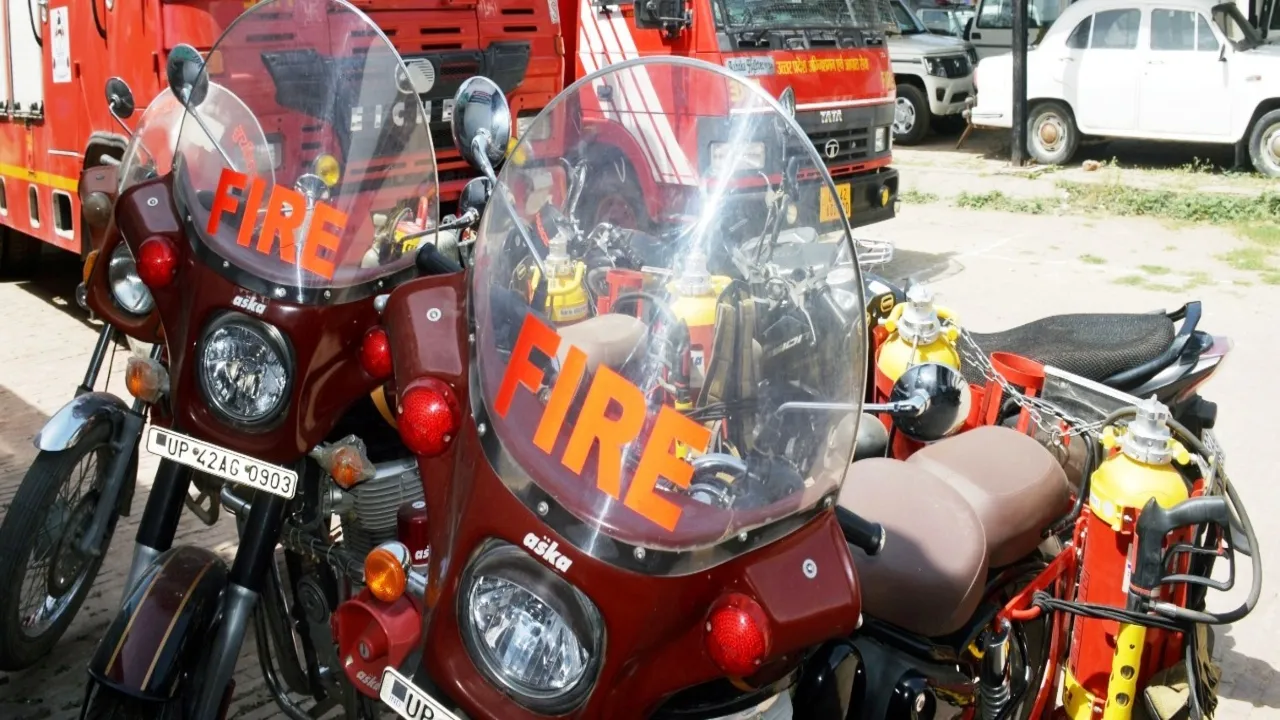 अयोध्या: मेले में भीड़ को देखते हुए सहेज रहे अग्निशमन के उपाय  