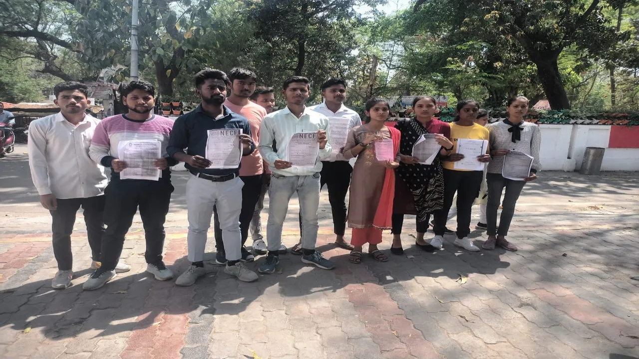 बहराइच: मेडिकल की पढ़ाई के नाम पर सैकड़ों छात्रों से करोड़ों ठगे, पढ़िए क्या है पूरा मामला