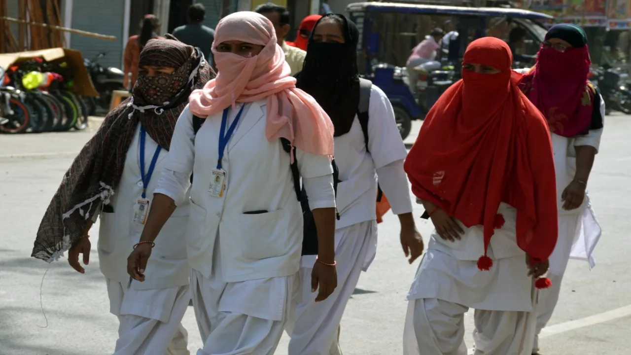 अयोध्या: पांच दिनों से 38 और 40 डिग्री के बीच है तापमान, आग बरसा रहा सूरज