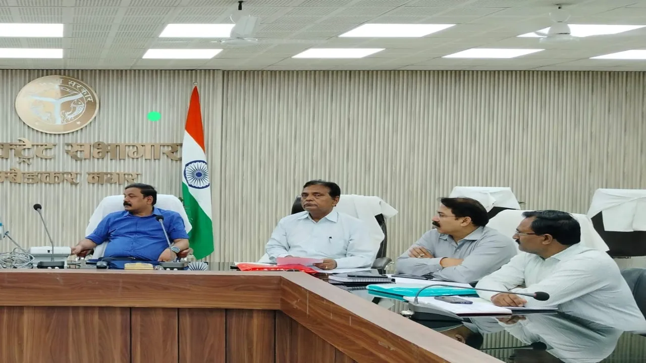लोकसभा चुनाव 2024: 31 मास्टर ट्रेनरों को दिया गया प्रशिक्षण, सीखीं मशीनों से जुड़ी बारीकियां  