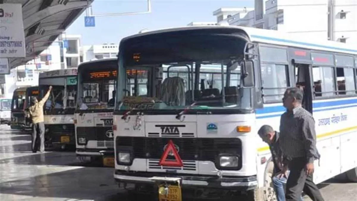 नैनीताल: चुनाव ड्यूटी में रोडवेज की बसों का इस्तेमाल, यात्री परेशान