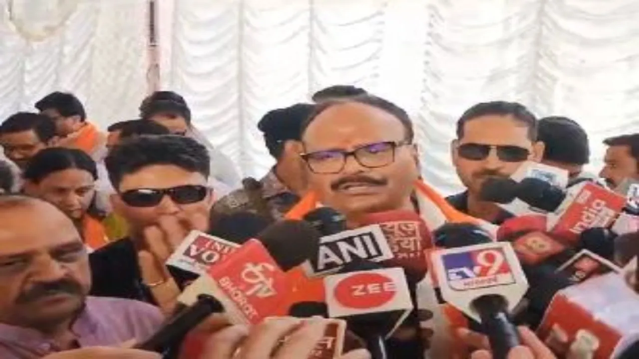 Video: हरदोई पहुंचे ब्रजेश पाठक, कहा-PM मोदी की योजनाओं ने बनाई जन-जन में पैठ 