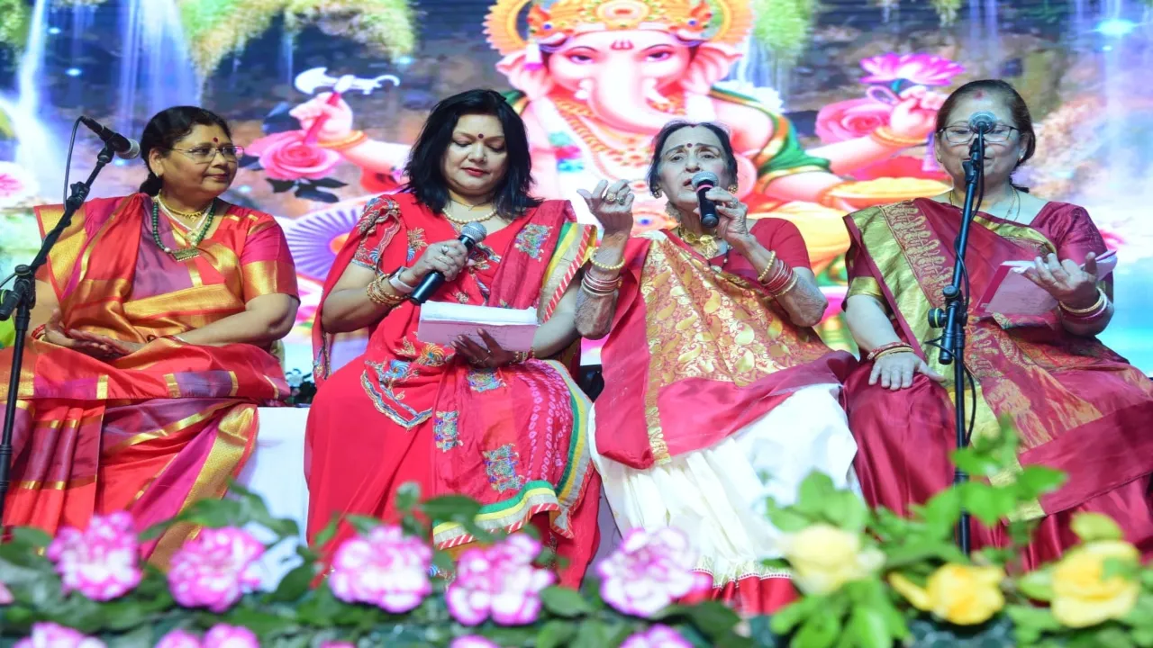 किलकारी भरे राम, घुटवन आवत... कुमाउनी कोकिला और बिरहा गायिका ने बांधा समां