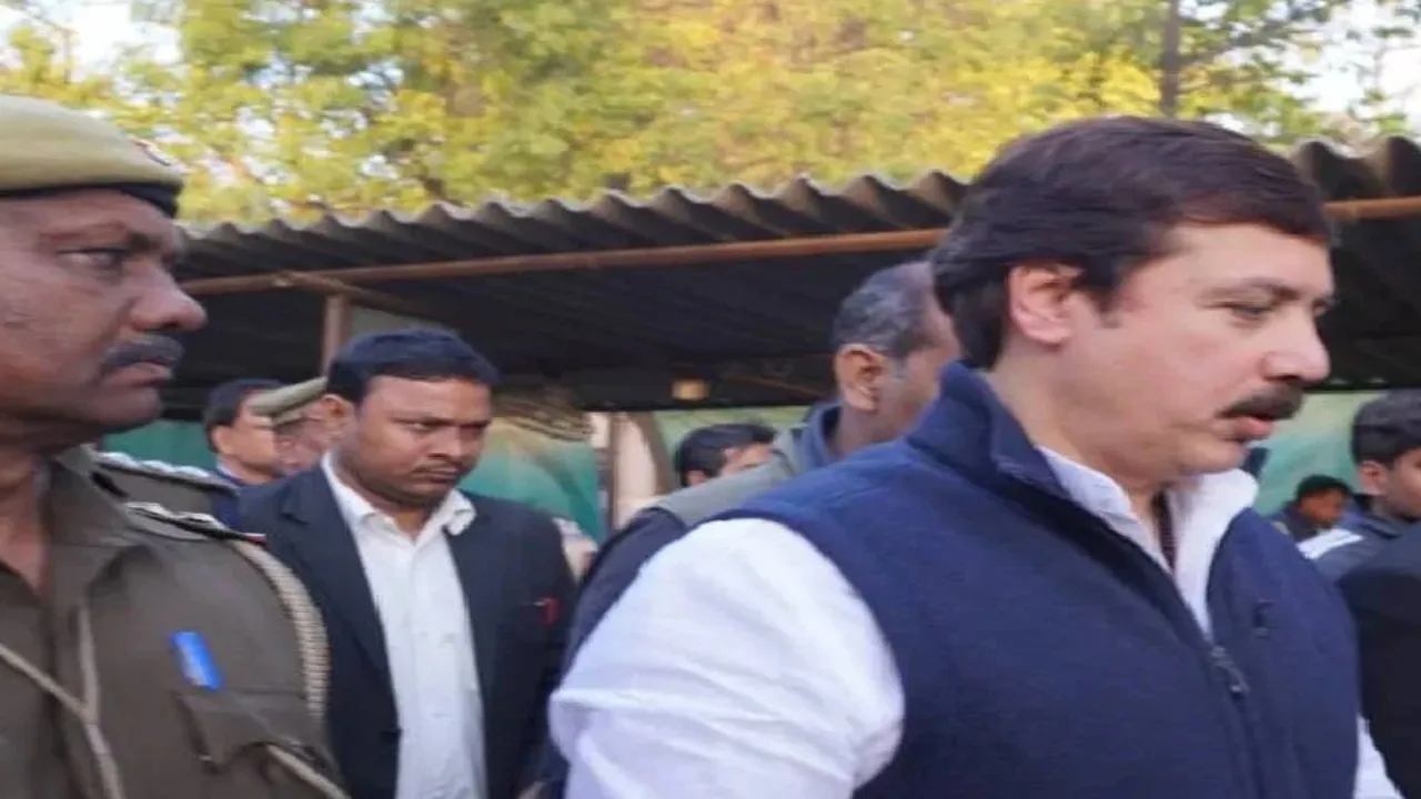 प्रयागराज: पूर्व सांसद धनंजय सिंह के मामले में इलाहाबाद हाईकोर्ट ने ट्रायल कोर्ट से मांगे रिकॉर्ड 