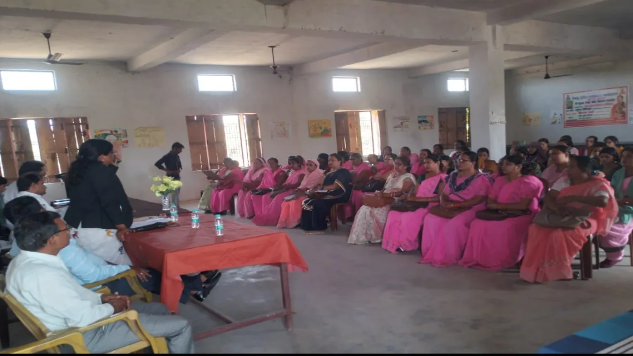 अपने हक के लिए महिलाएं स्वयं आएं आगे : अपर जिला जज