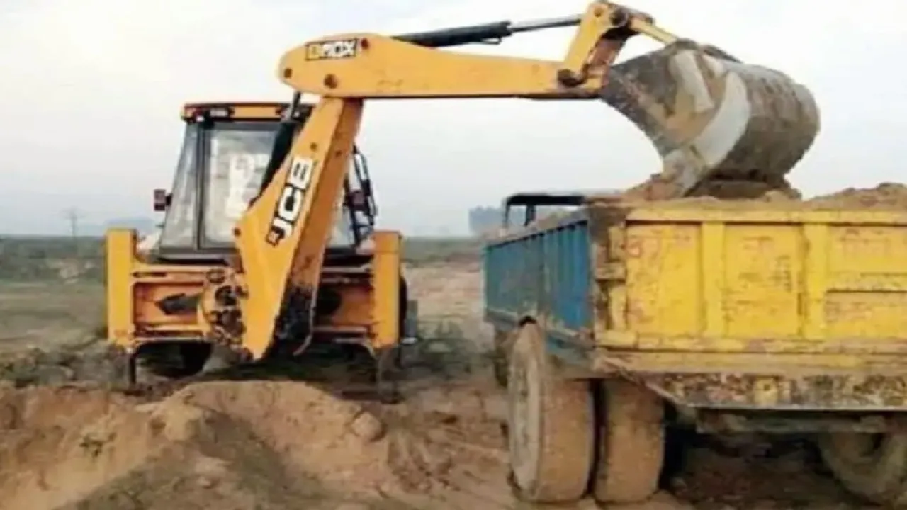 प्रयागराज: पानी की टंकी बनाने के नाम पर लाखों का खेल, खोद डाली भूमि और तालाब