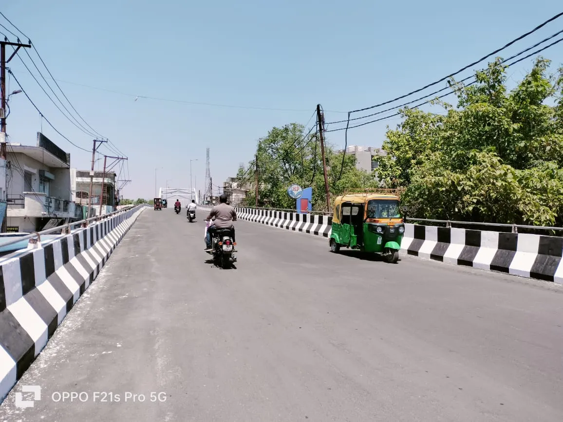 काशीपुर: नेता हो हल्ला करते रहे गए, अफसरों ने सुबह होते ही खुलवा दिया ओवरब्रिज