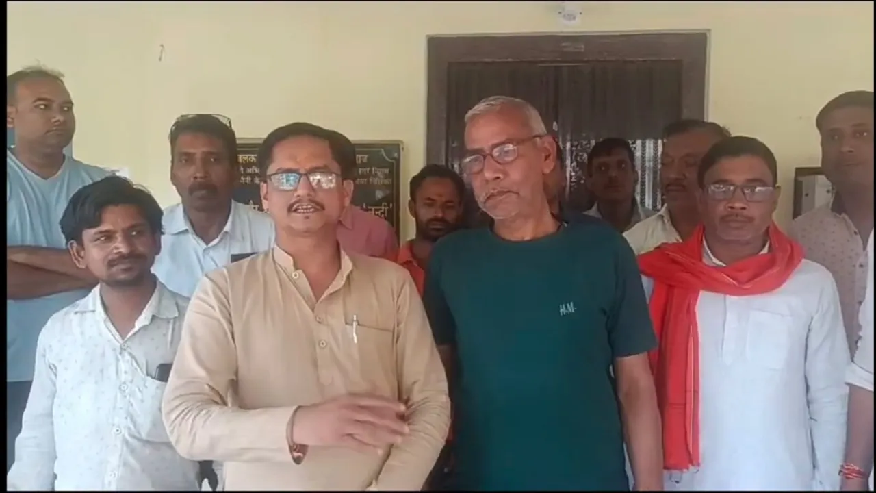 प्रयागराज में लोगों ने पेयजल की समस्या को लेकर जताया आक्रोश, दी चेतावनी 