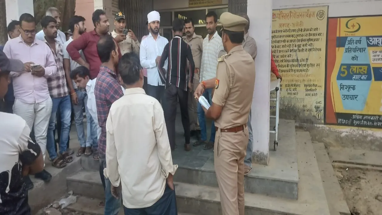 अमेठी: पेड़ पर लटका मिला बालक का शव, जांच में जुटी पुलिस  
