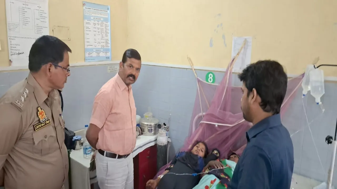 बाराबंकी में 35 लोगों की बिगड़ी तबियत, फूड पॉइजनिंग का बने शिकार  