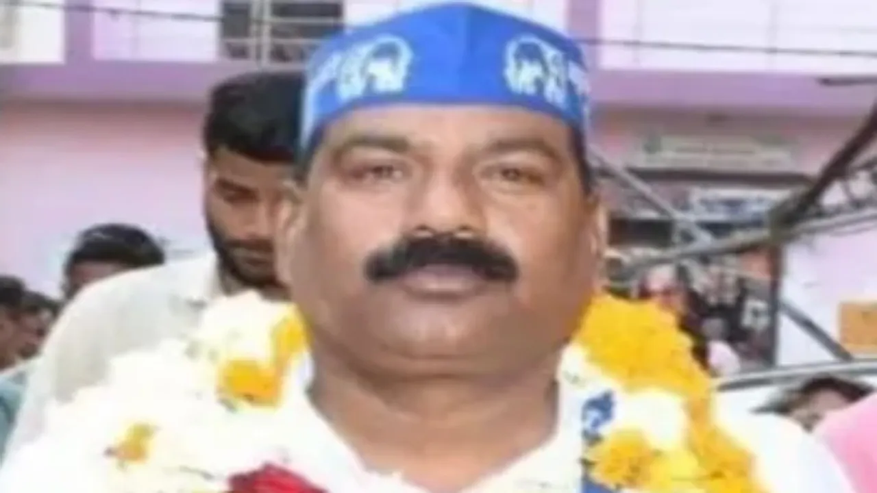 BSP का बड़ा एक्शन, झांसी लोकसभा प्रत्याशी राकेश कुशवाहा पार्टी से निष्कासित 