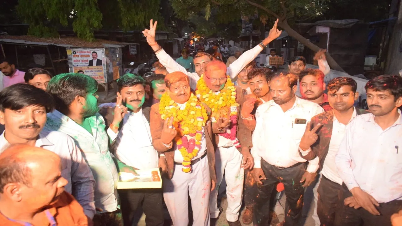 Sitapur Bar Association Election: विजय अवस्थी बने बार एसोसिएशन के नवागत अध्यक्ष