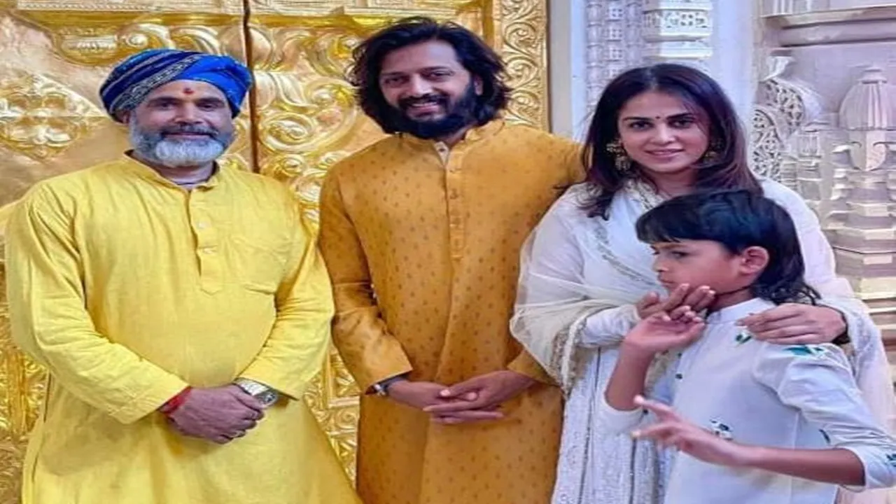 अयोध्या: बॉलीवुड स्टार रितेश देशमुख ने परिवार के साथ किया रामलला का दर्शन