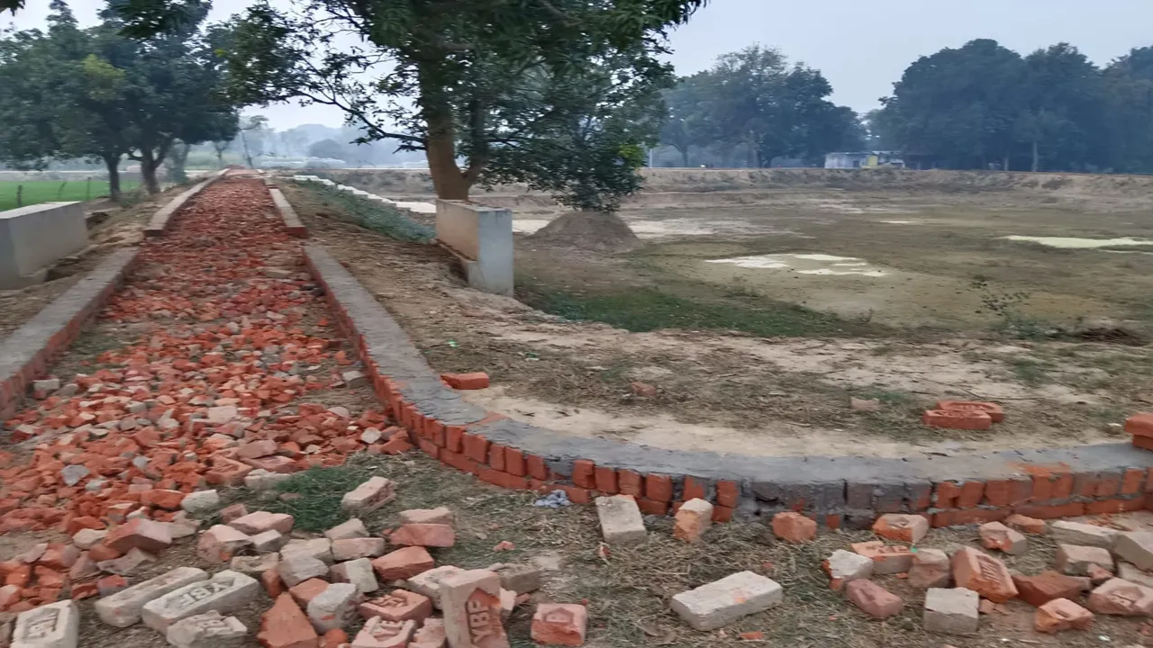 अयोध्या: वित्तीय संकट में फंसे हैं बड़े सपनों वाले अमृत सरोवर.., साल भर में बना केवल एक