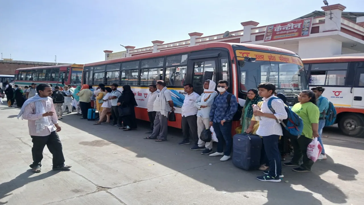 सुलतानपुर: प्रयागराज या वाराणसी जाना है तो जाइए पयागीपुर, बस स्टेशन पर नहीं मिलती बसें